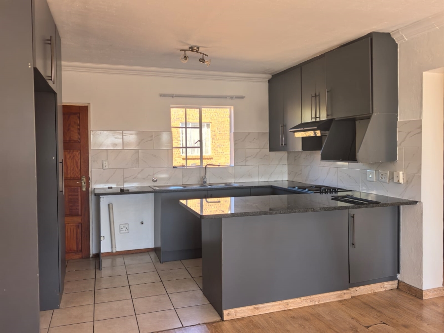 3 Bedroom Property for Sale in Noordwyk Gauteng