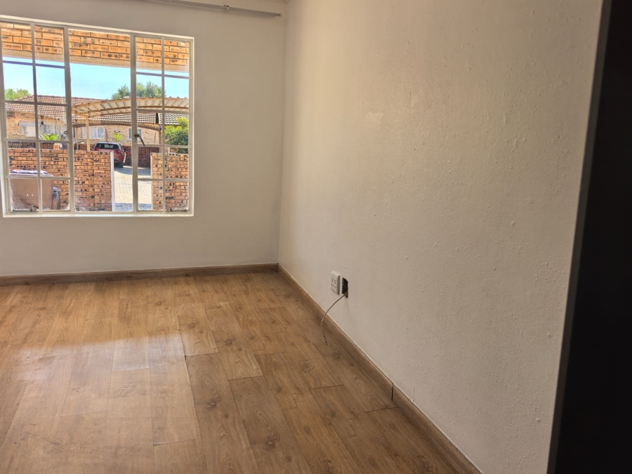 3 Bedroom Property for Sale in Noordwyk Gauteng