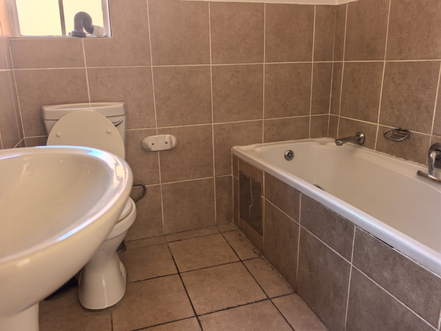 3 Bedroom Property for Sale in Noordwyk Gauteng