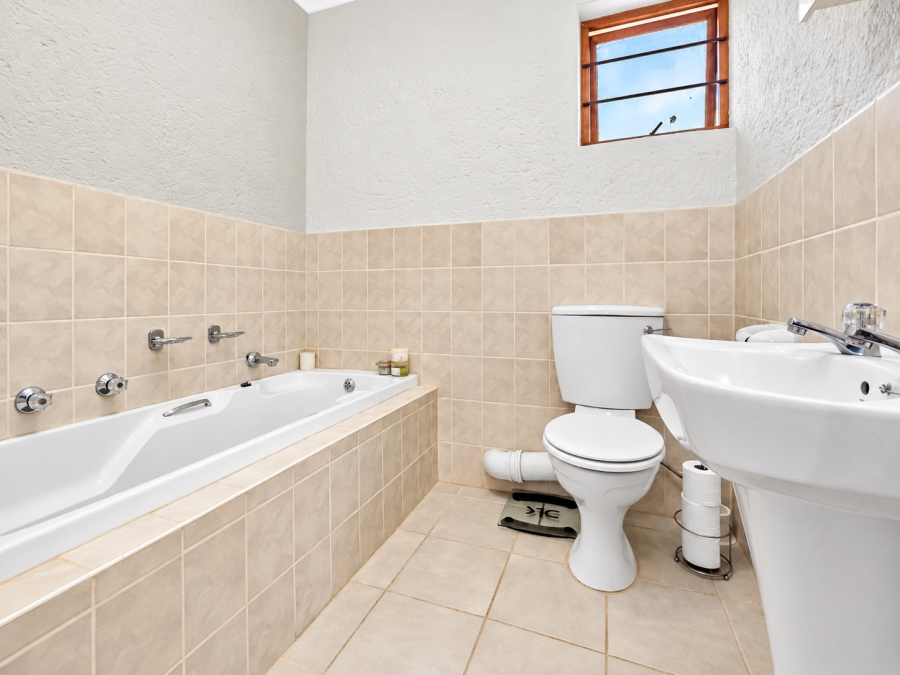 To Let 2 Bedroom Property for Rent in Paulshof Gauteng
