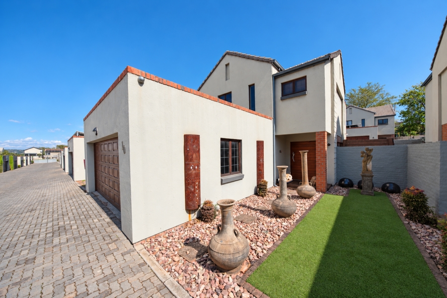 3 Bedroom Property for Sale in Bronberg Gauteng