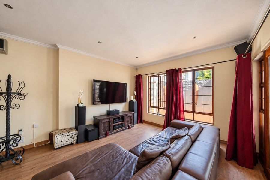 3 Bedroom Property for Sale in Bronberg Gauteng