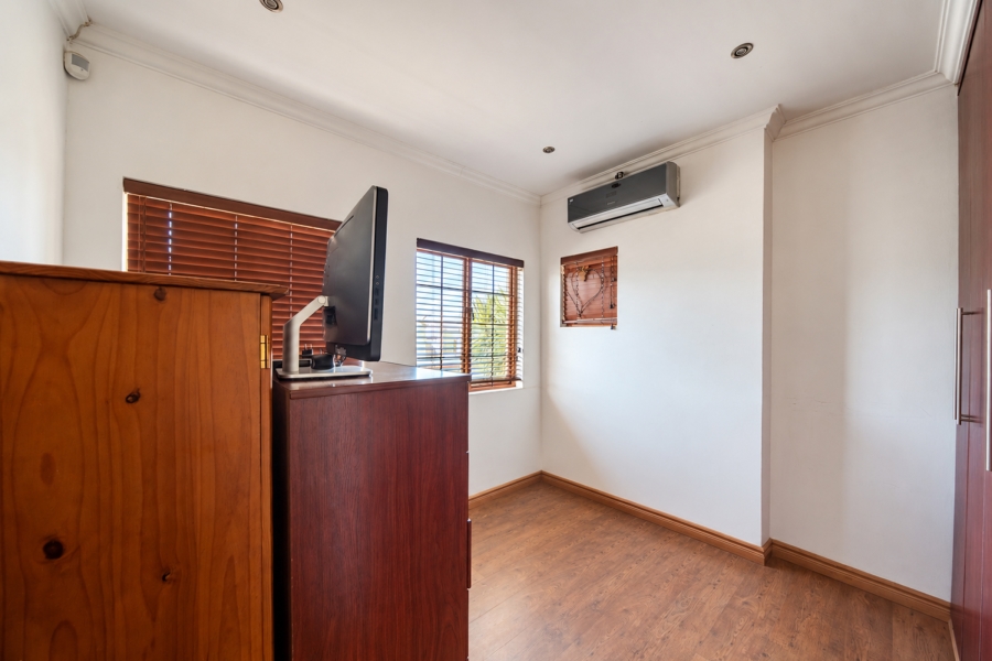 3 Bedroom Property for Sale in Bronberg Gauteng
