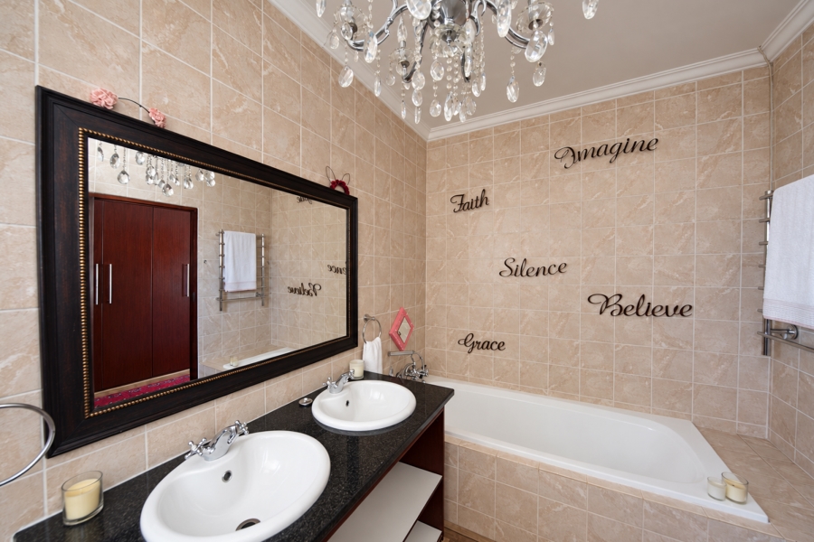 3 Bedroom Property for Sale in Bronberg Gauteng