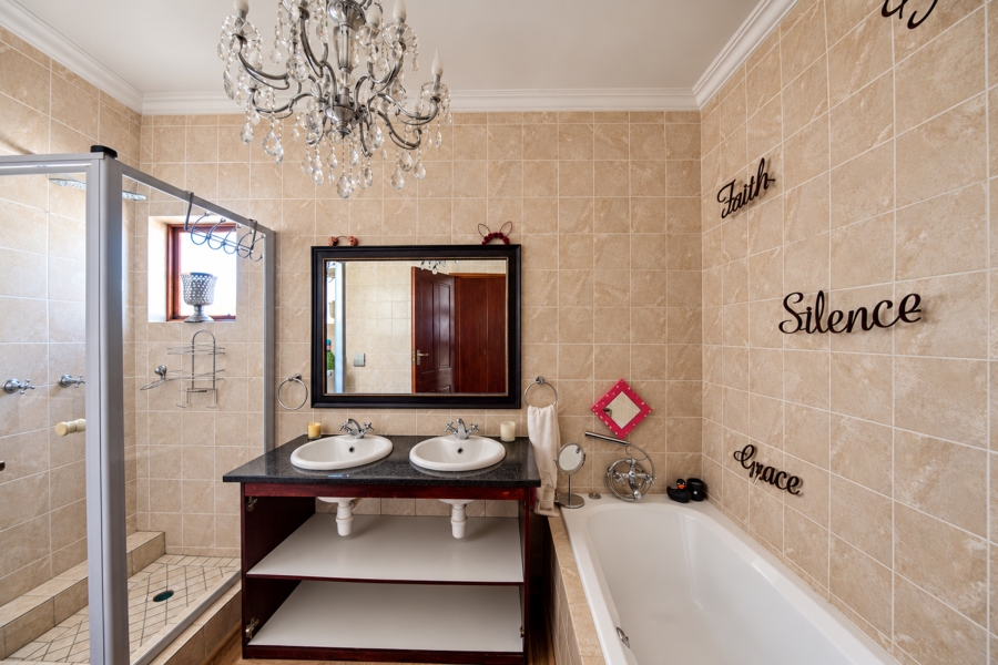 3 Bedroom Property for Sale in Bronberg Gauteng