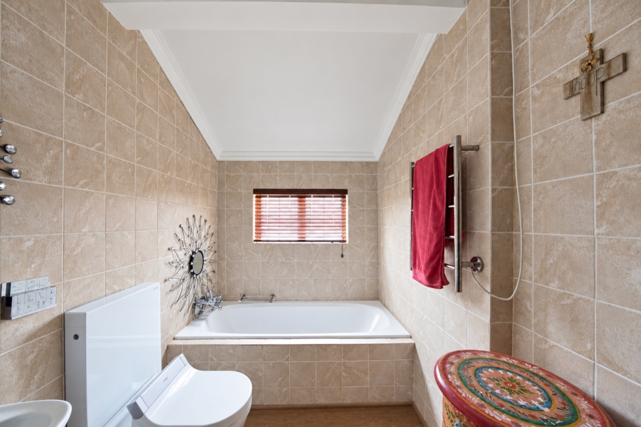 3 Bedroom Property for Sale in Bronberg Gauteng