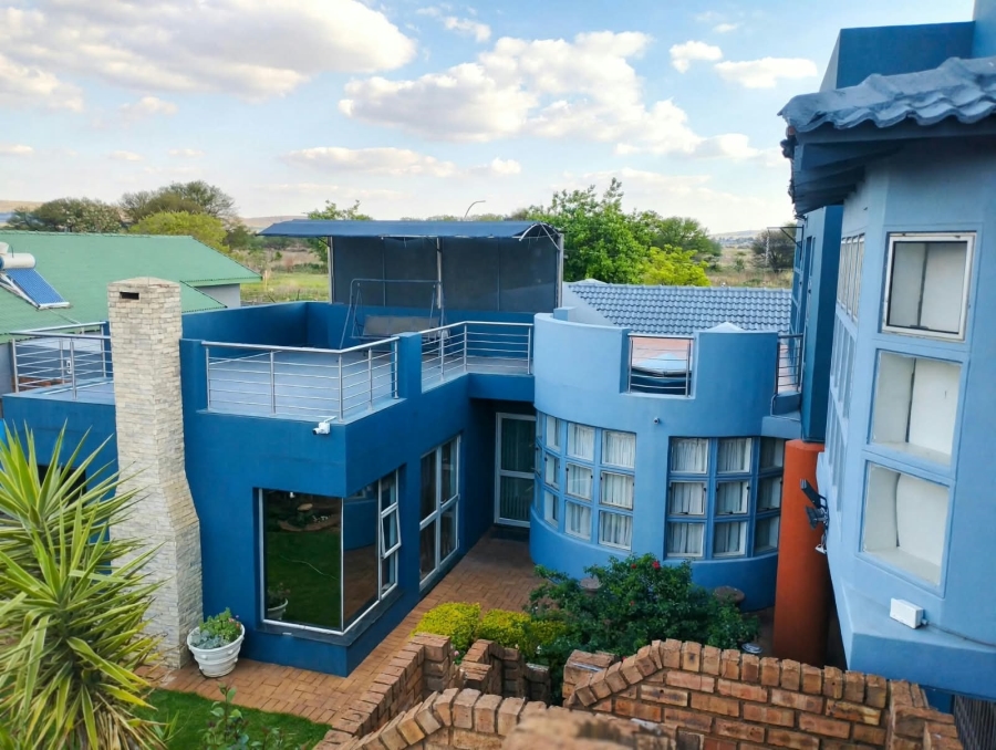 5 Bedroom Property for Sale in Lenasia Gauteng