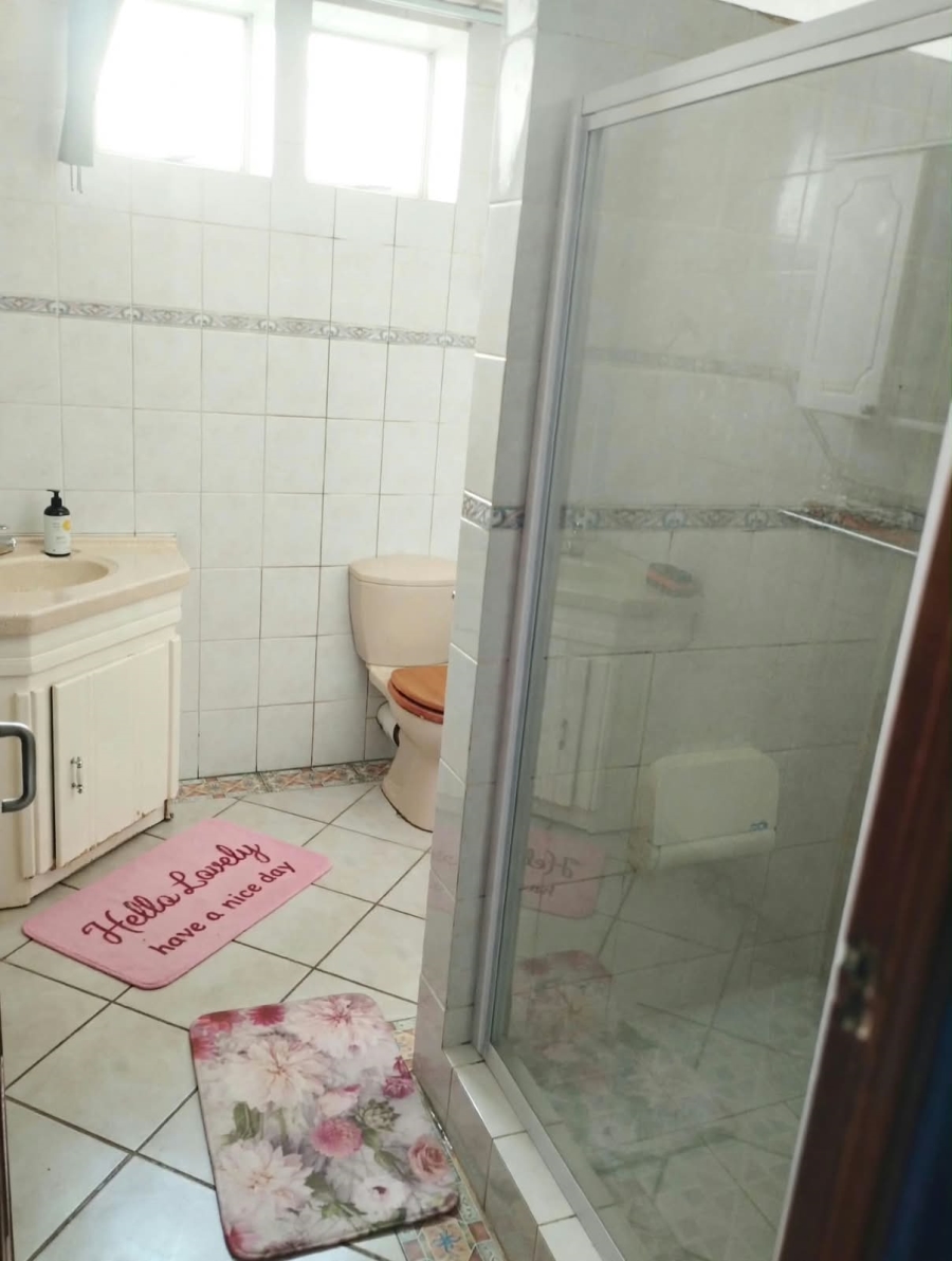 5 Bedroom Property for Sale in Lenasia Gauteng