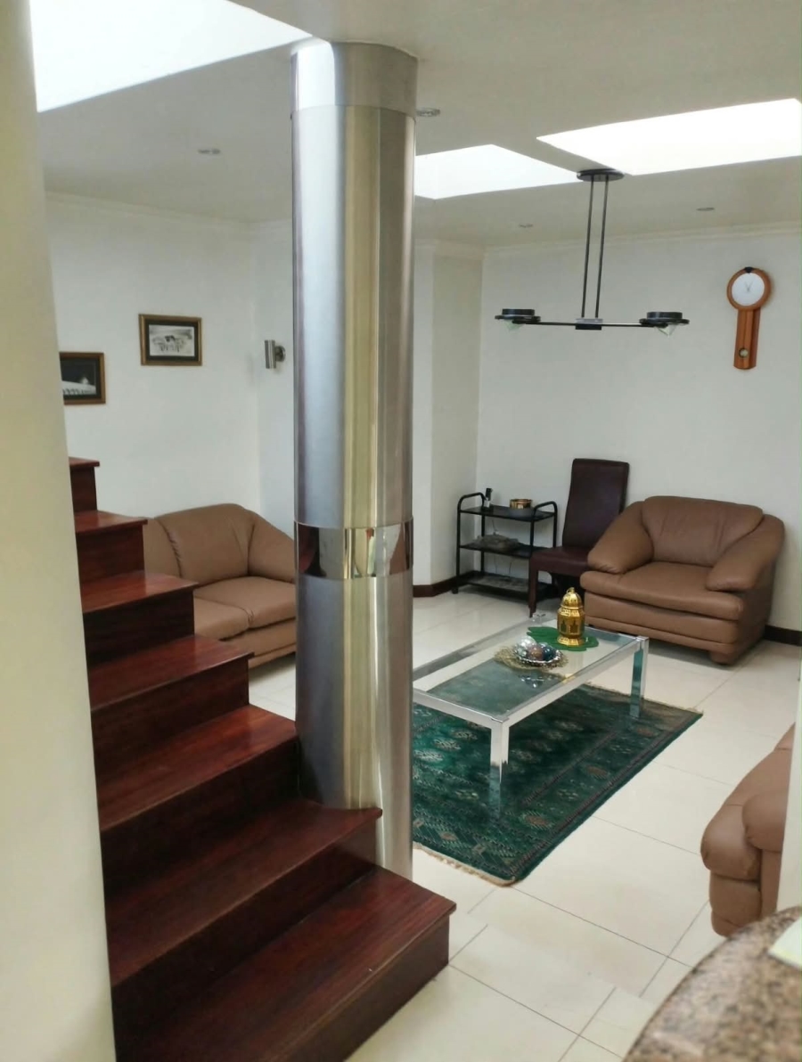 5 Bedroom Property for Sale in Lenasia Gauteng