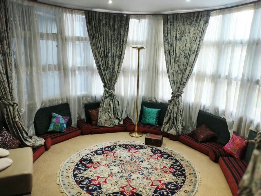 5 Bedroom Property for Sale in Lenasia Gauteng