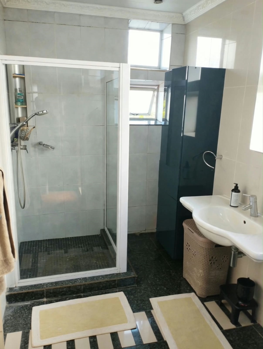 5 Bedroom Property for Sale in Lenasia Gauteng