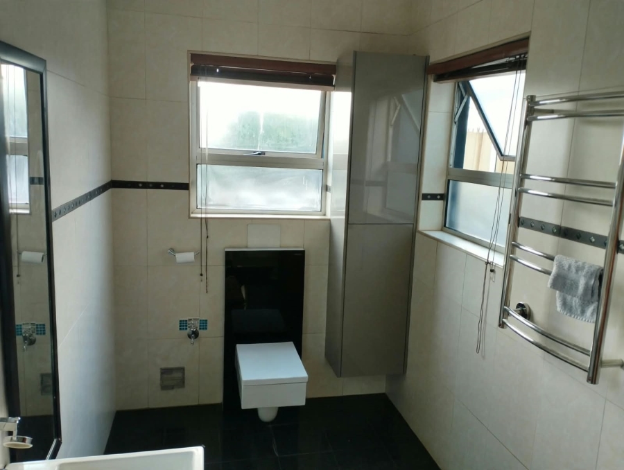 5 Bedroom Property for Sale in Lenasia Gauteng