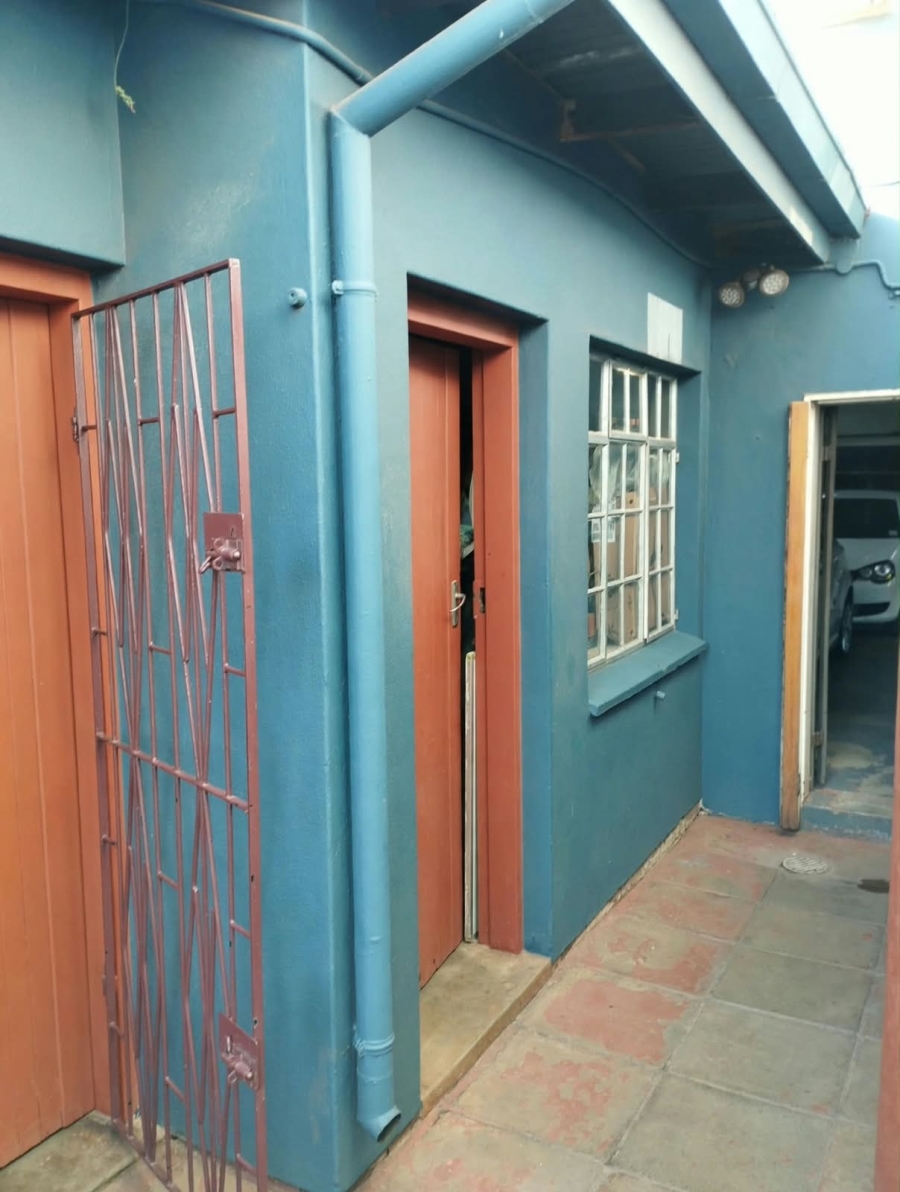 5 Bedroom Property for Sale in Lenasia Gauteng