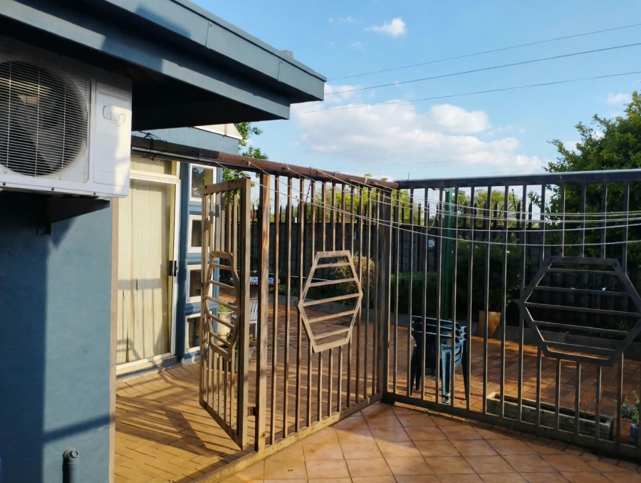 5 Bedroom Property for Sale in Lenasia Gauteng