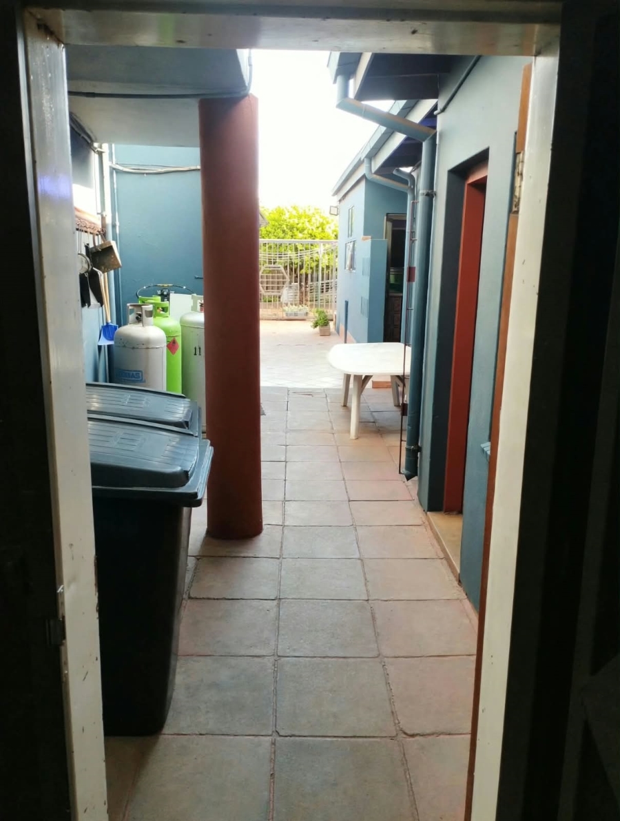 5 Bedroom Property for Sale in Lenasia Gauteng