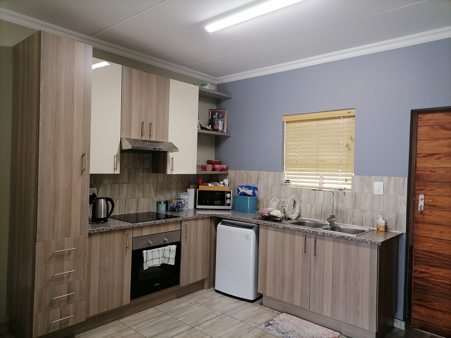 To Let 3 Bedroom Property for Rent in Noordwyk Gauteng