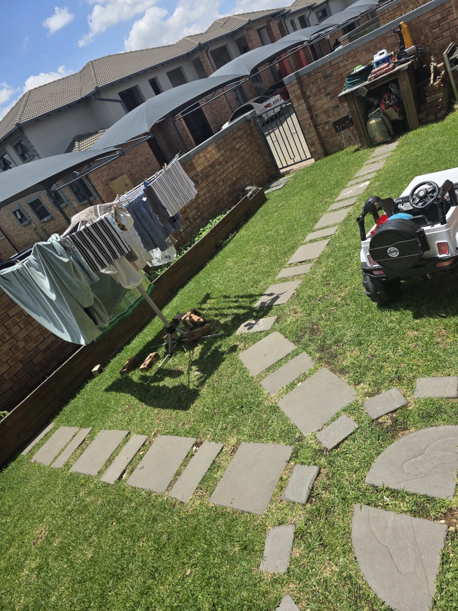 To Let 3 Bedroom Property for Rent in Noordwyk Gauteng