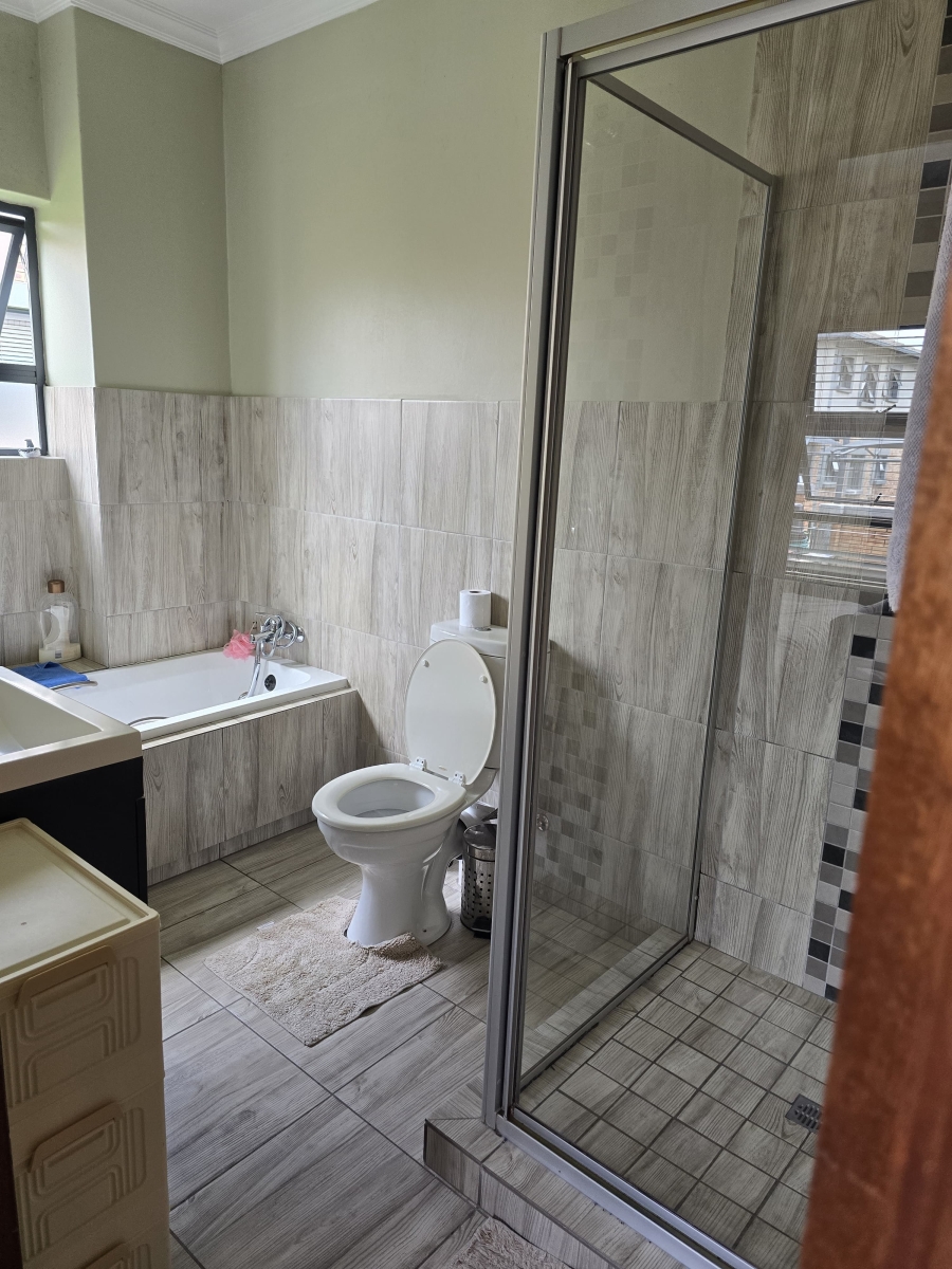 To Let 3 Bedroom Property for Rent in Noordwyk Gauteng