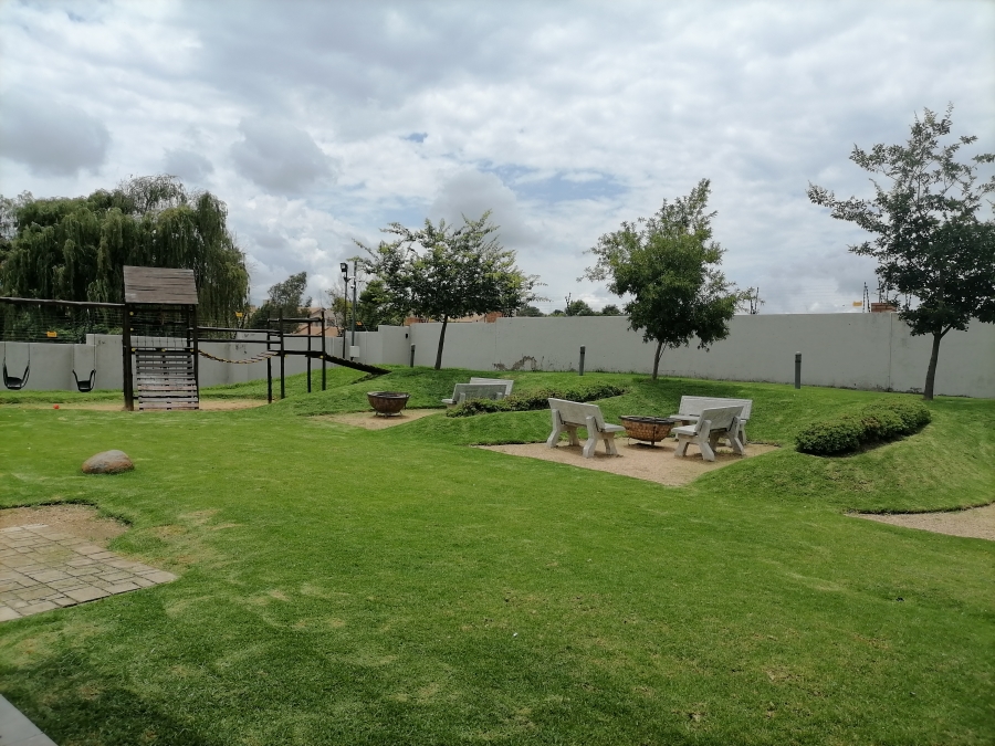To Let 3 Bedroom Property for Rent in Noordwyk Gauteng