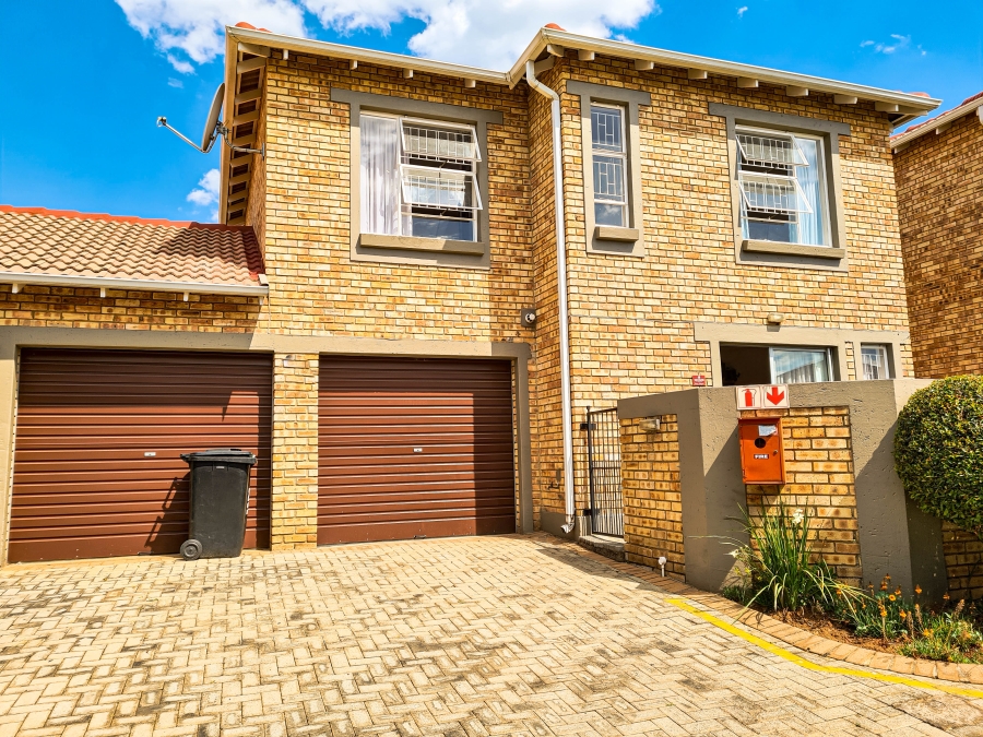 To Let 3 Bedroom Property for Rent in Honeydew Gauteng