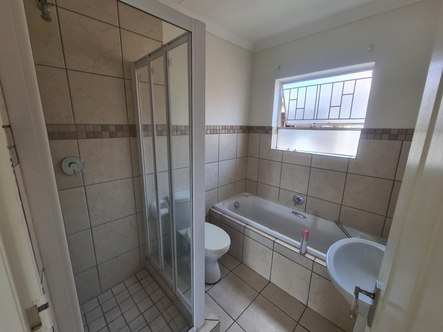 To Let 3 Bedroom Property for Rent in Honeydew Gauteng