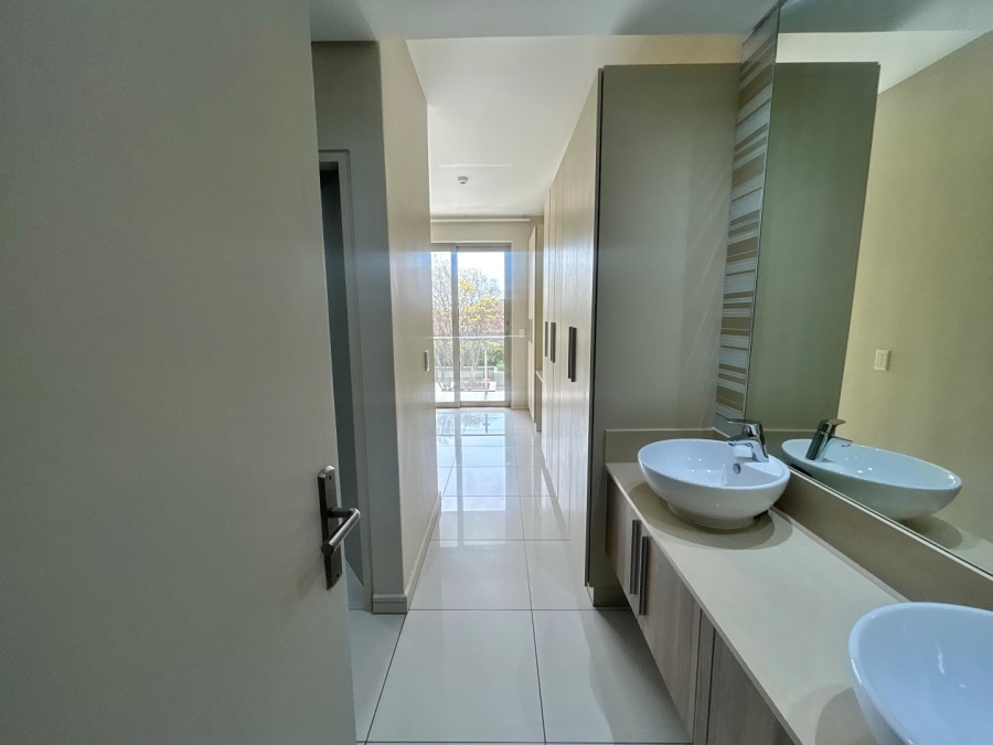 To Let 2 Bedroom Property for Rent in Rosebank Gauteng