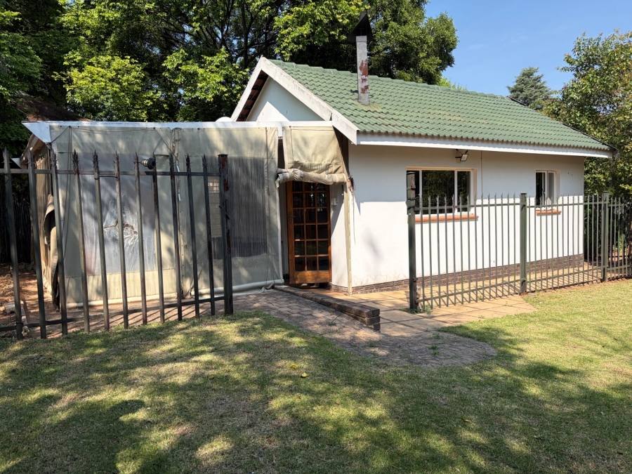 To Let 1 Bedroom Property for Rent in Robindale Gauteng