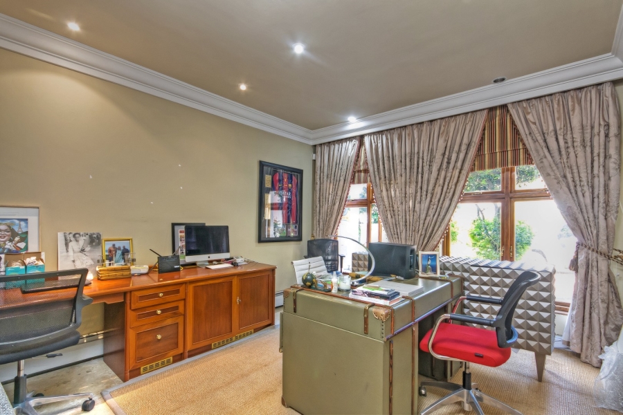 3 Bedroom Property for Sale in Sandhurst Gauteng