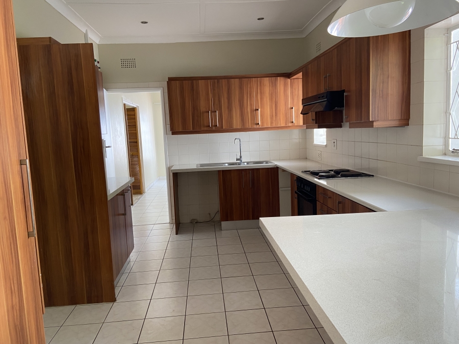 To Let 4 Bedroom Property for Rent in Linden Gauteng