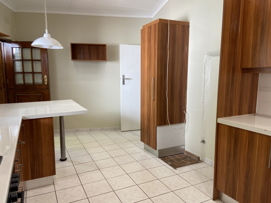 To Let 4 Bedroom Property for Rent in Linden Gauteng