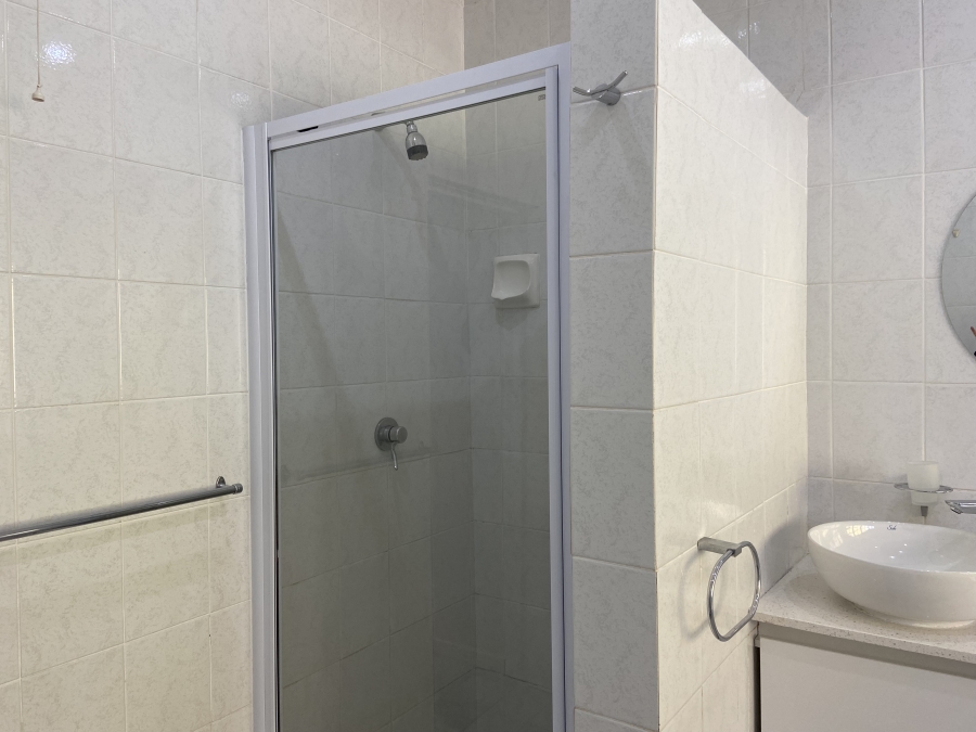 To Let 4 Bedroom Property for Rent in Linden Gauteng