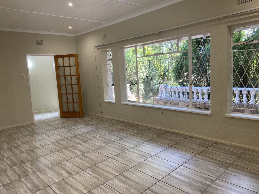 To Let 4 Bedroom Property for Rent in Linden Gauteng