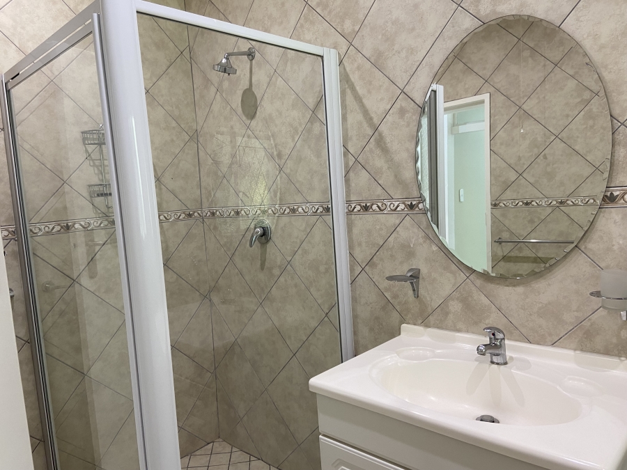 To Let 4 Bedroom Property for Rent in Linden Gauteng