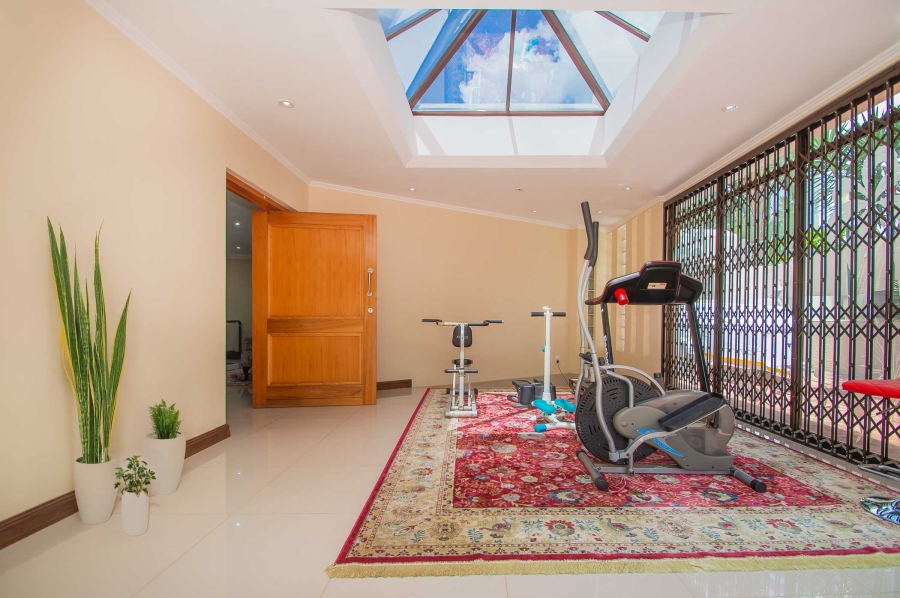 6 Bedroom Property for Sale in Little Falls Gauteng