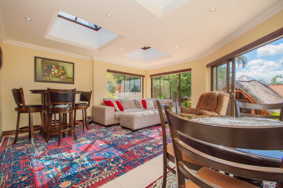 6 Bedroom Property for Sale in Little Falls Gauteng