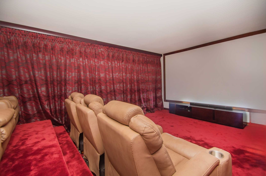 6 Bedroom Property for Sale in Little Falls Gauteng
