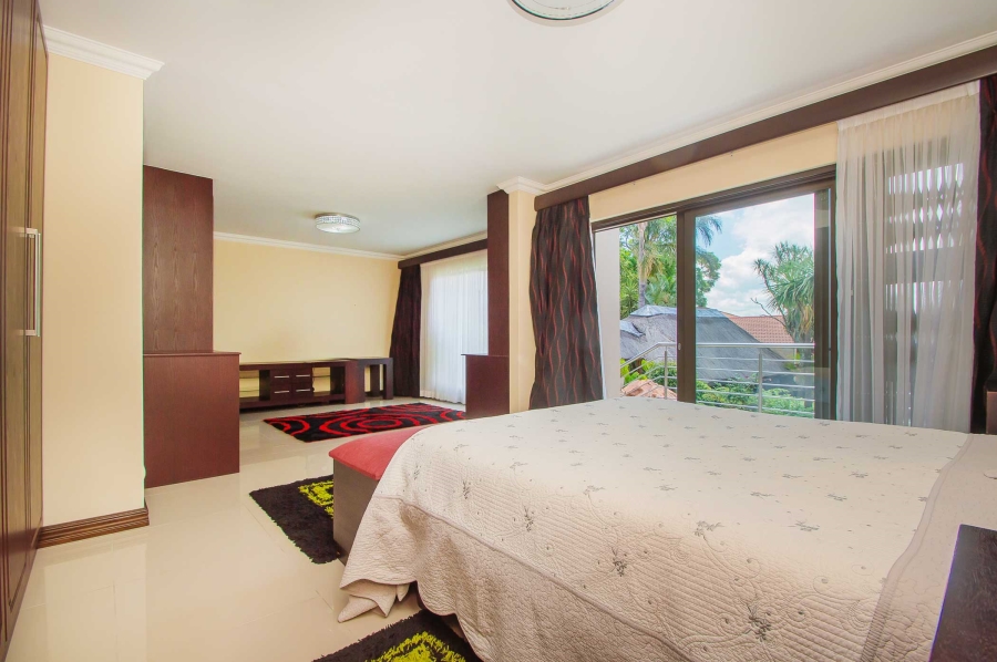 6 Bedroom Property for Sale in Little Falls Gauteng