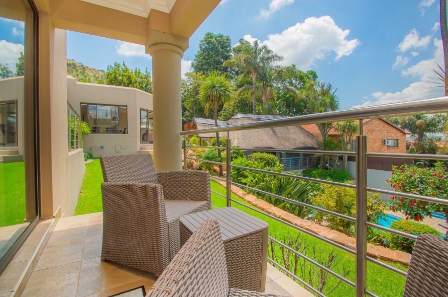 6 Bedroom Property for Sale in Little Falls Gauteng