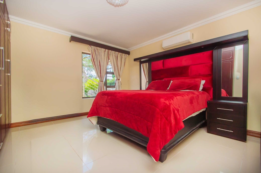 6 Bedroom Property for Sale in Little Falls Gauteng