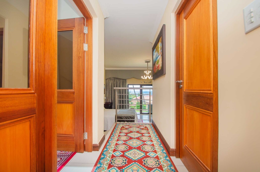 6 Bedroom Property for Sale in Little Falls Gauteng