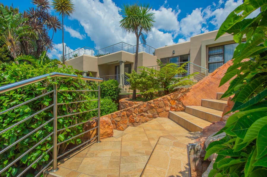 6 Bedroom Property for Sale in Little Falls Gauteng