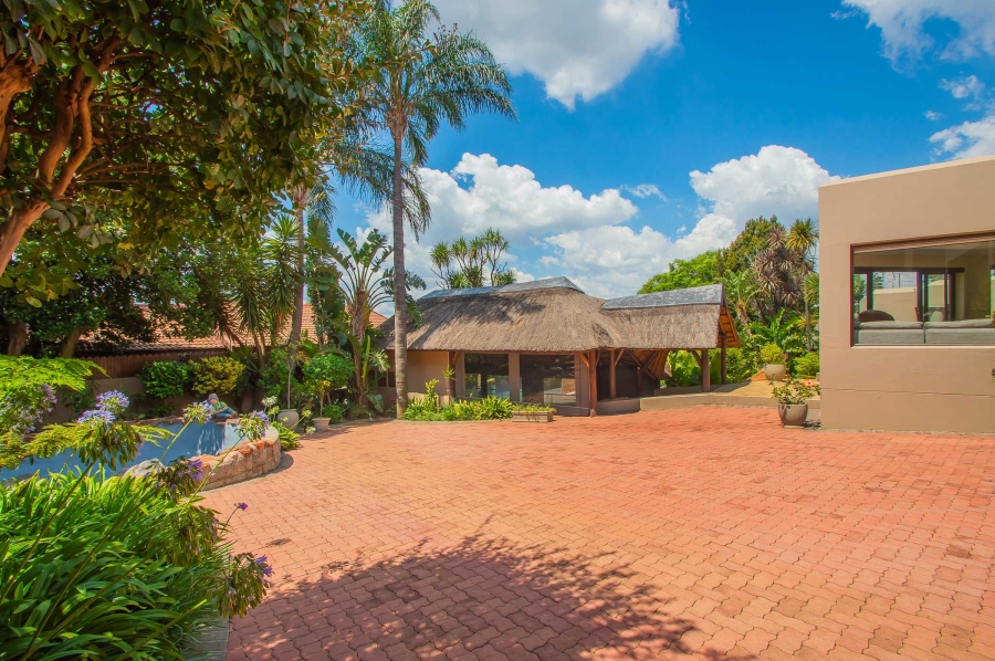 6 Bedroom Property for Sale in Little Falls Gauteng