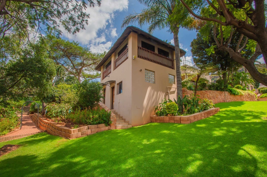 6 Bedroom Property for Sale in Little Falls Gauteng