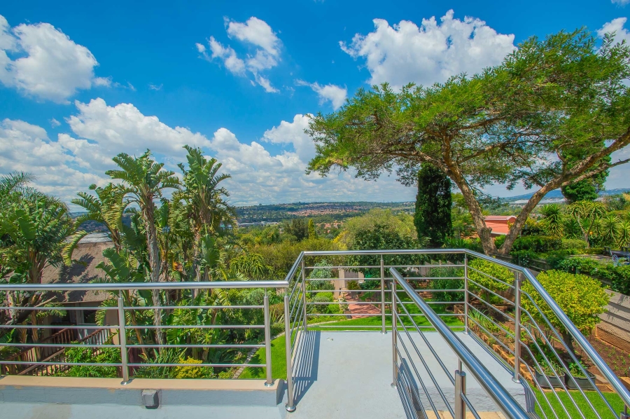 6 Bedroom Property for Sale in Little Falls Gauteng