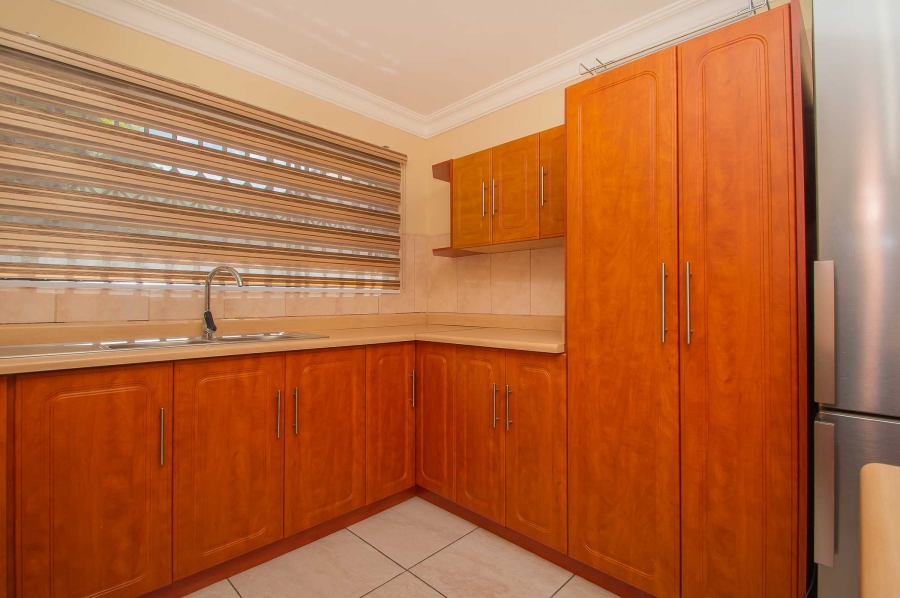 6 Bedroom Property for Sale in Little Falls Gauteng