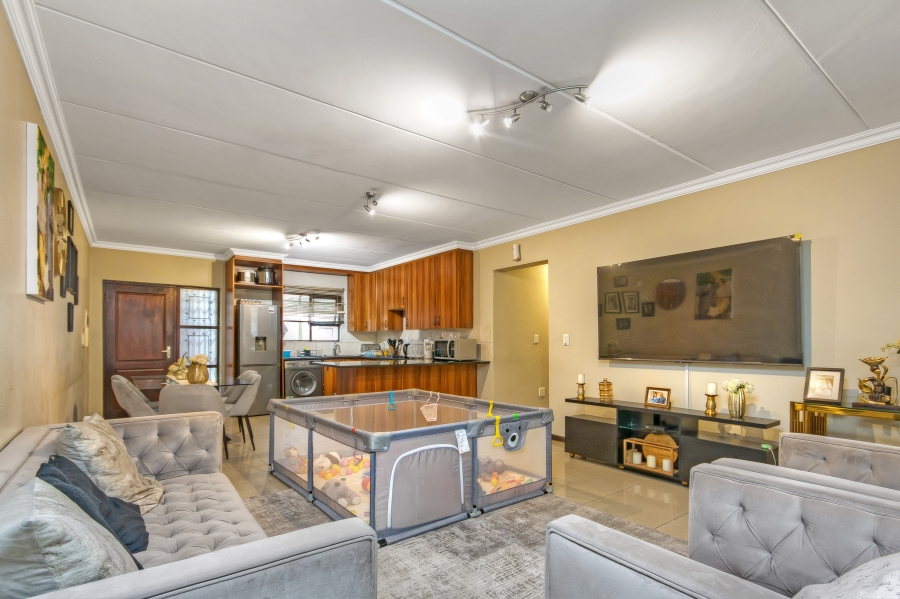 3 Bedroom Property for Sale in Barbeque Downs Gauteng