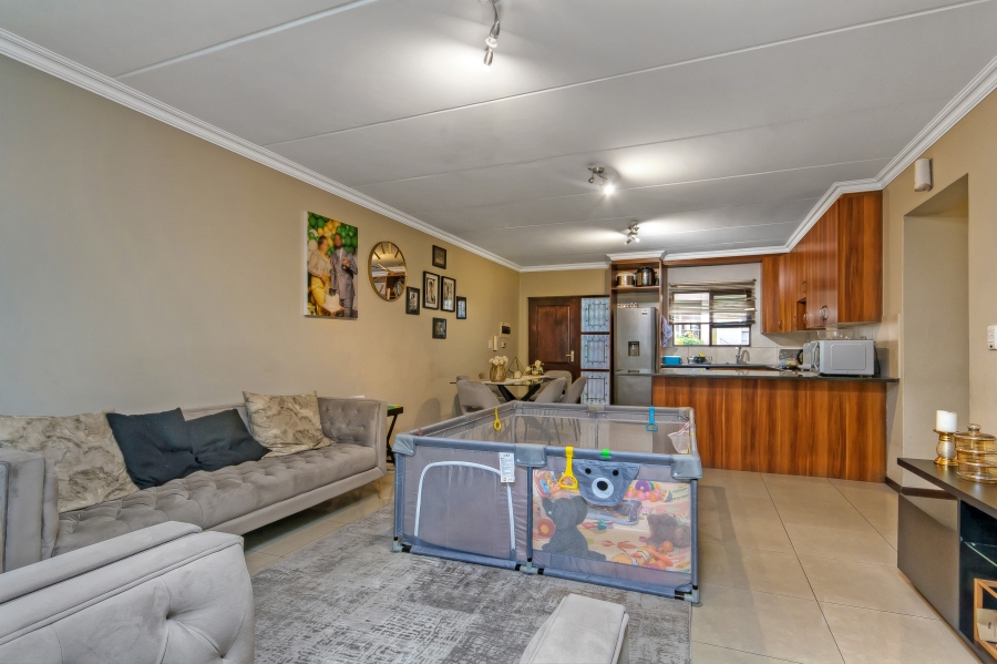 3 Bedroom Property for Sale in Barbeque Downs Gauteng