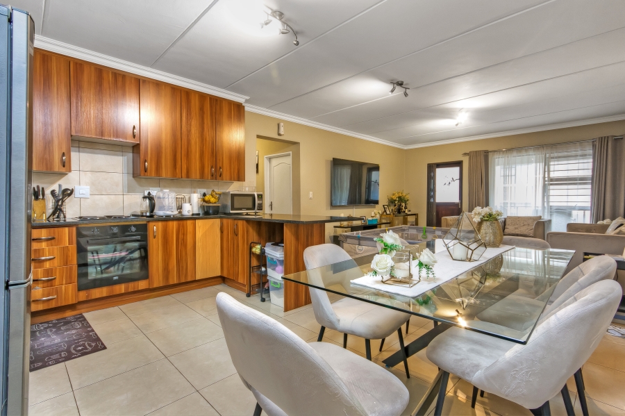 3 Bedroom Property for Sale in Barbeque Downs Gauteng
