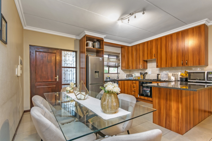 3 Bedroom Property for Sale in Barbeque Downs Gauteng