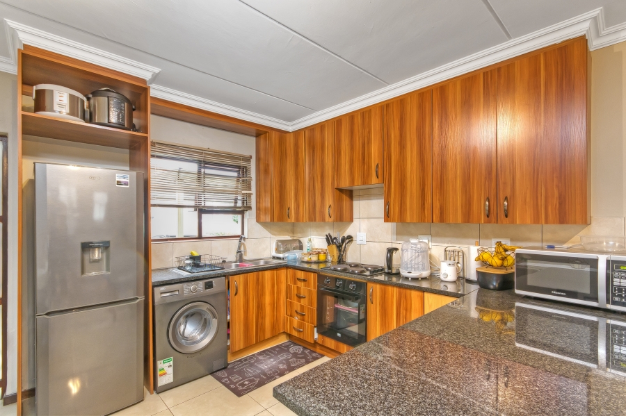 3 Bedroom Property for Sale in Barbeque Downs Gauteng